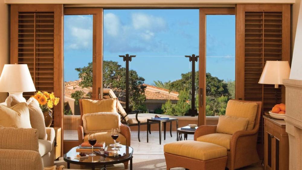 Queen Bungalow with Garden View and Terrace - Hearing Accessible interior